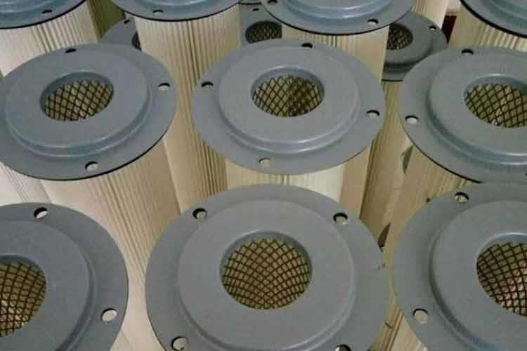 内外支撑保护骨架均采用0.6mm以上高强度、防腐性能好的钢板网或冲孔网,支撑力度大可防止滤筒吹破吹爆吸瘪 内外支撑保护骨架均采用0.6mm以上高强度、防腐性能好的钢板网或冲孔网,支撑力度大可防止滤筒吹破吹爆吸瘪