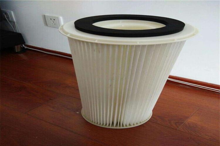 风机乐鱼在线登录入口（China）官方网站还有一个显著的特点就是，体积小净化面积相对于布袋除尘器来说要大很多，这主要是源于滤筒除尘器的滤筒呈褶皱状的无形中增加了过滤面积