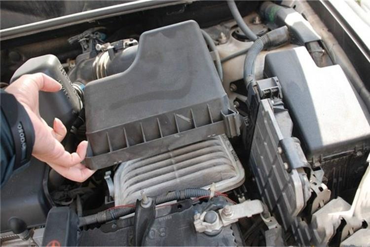 干式乐鱼在线登录入口（China）官方网站在维护时，取出滤芯，轻轻敲击端面，灰尘即可掉下，同时可用毛刷轻刷沾污表面