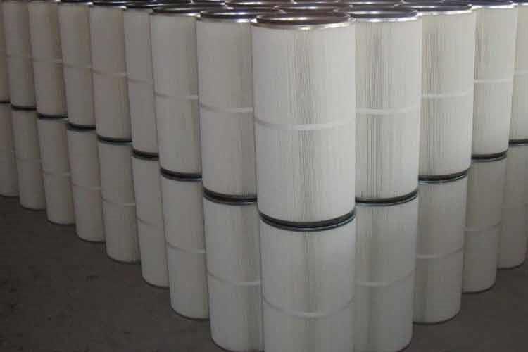 表层过滤在疏松滤料接触含尘气体的一侧,粘合一层微孔薄膜,其纤维间的空隙仅有0.1~0.2μm 表层过滤在疏松滤料接触含尘气体的一侧,粘合一层微孔薄膜,其纤维间的空隙仅有0.1~0.2μm