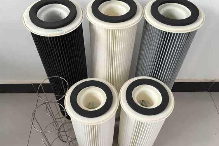 自洁式乐鱼在线登录入口（China）官方网站的外观结构也能直接影响到清粉效果，相对传统圆筒式滤芯，锥形滤芯上大下小的形状在脉冲震打时塑粉更容易脱落