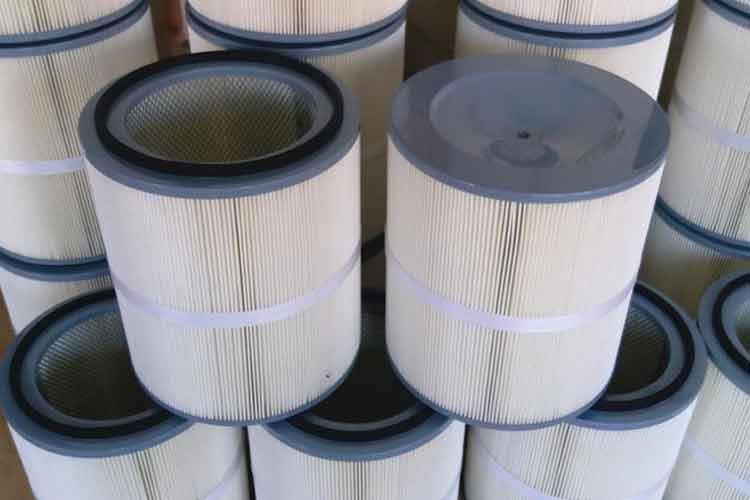 卡盘式乐鱼在线登录入口（China）官方网站管路系统与该喷吹安装组件结构的结合，使脉冲喷吹清灰时气流分布均匀，提高了清灰效率