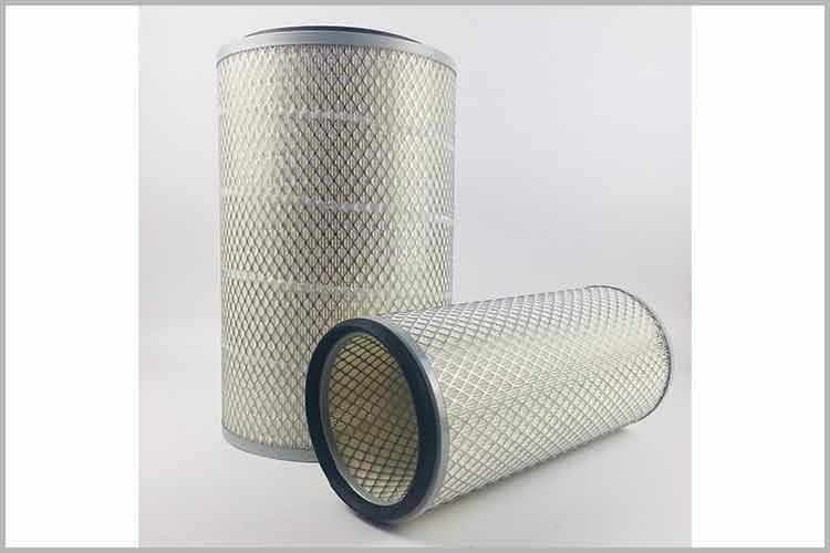 在安装新客车乐鱼在线登录入口（China）官方网站之前，需要对空滤盒底部进行彻底的清理，把空滤下面的尘土清除干净